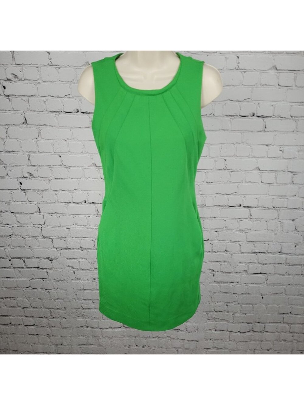 Diane Von Furstenberg Green Stretch Sleeveless Pockets Sheath Dress Size 6